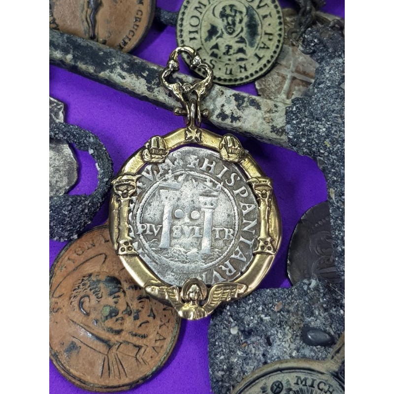 COLGANTE JUANA Y CARLOS